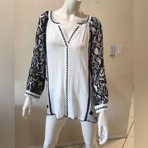 John Mark Women’s top/blouse/black/white/size XL/nwt